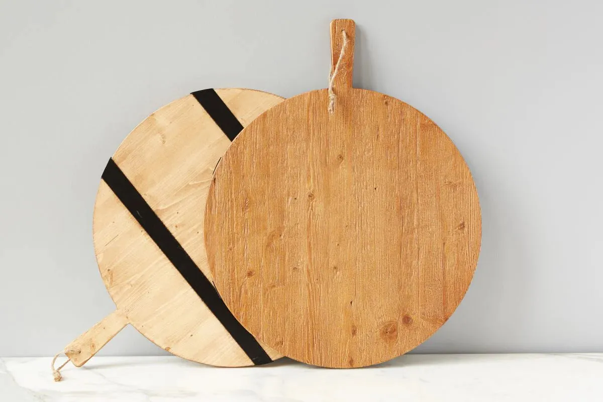 Black Round Mod Charcuterie Board