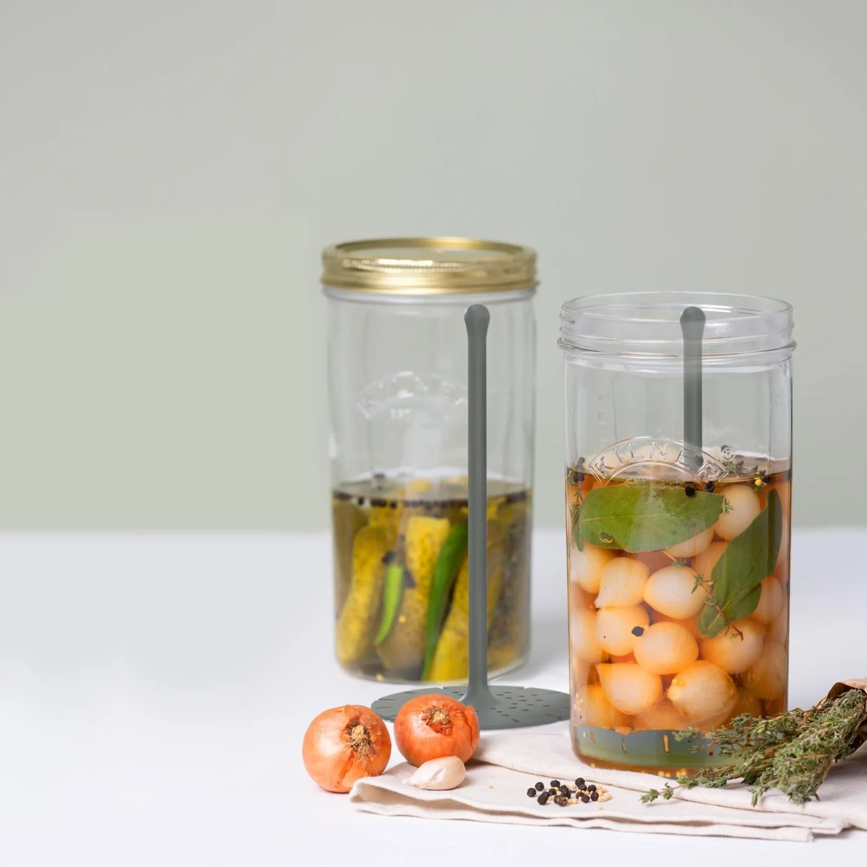 Pickle Jar With Lifter 1 Litre