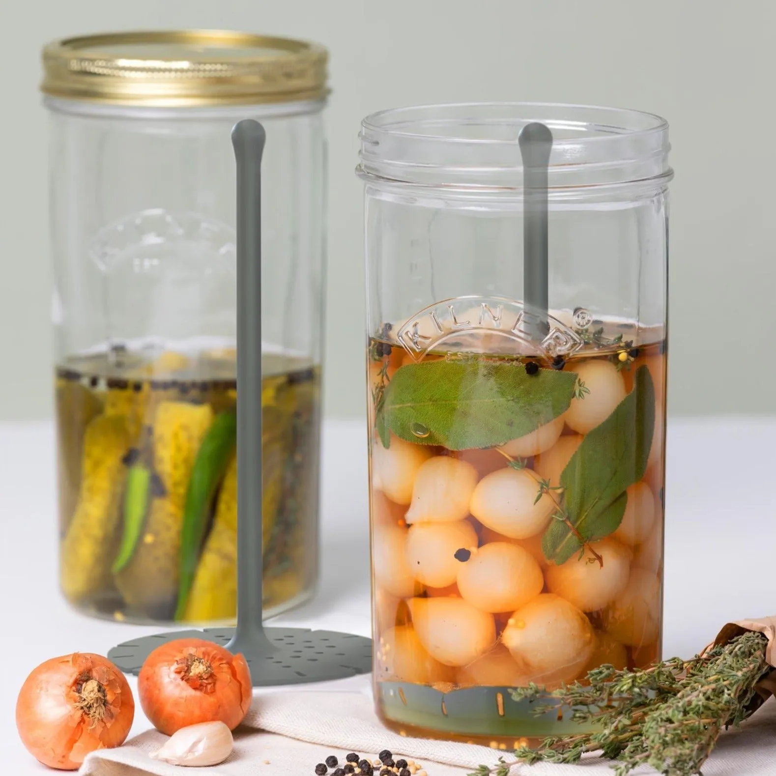 Pickle Jar With Lifter 1 Litre