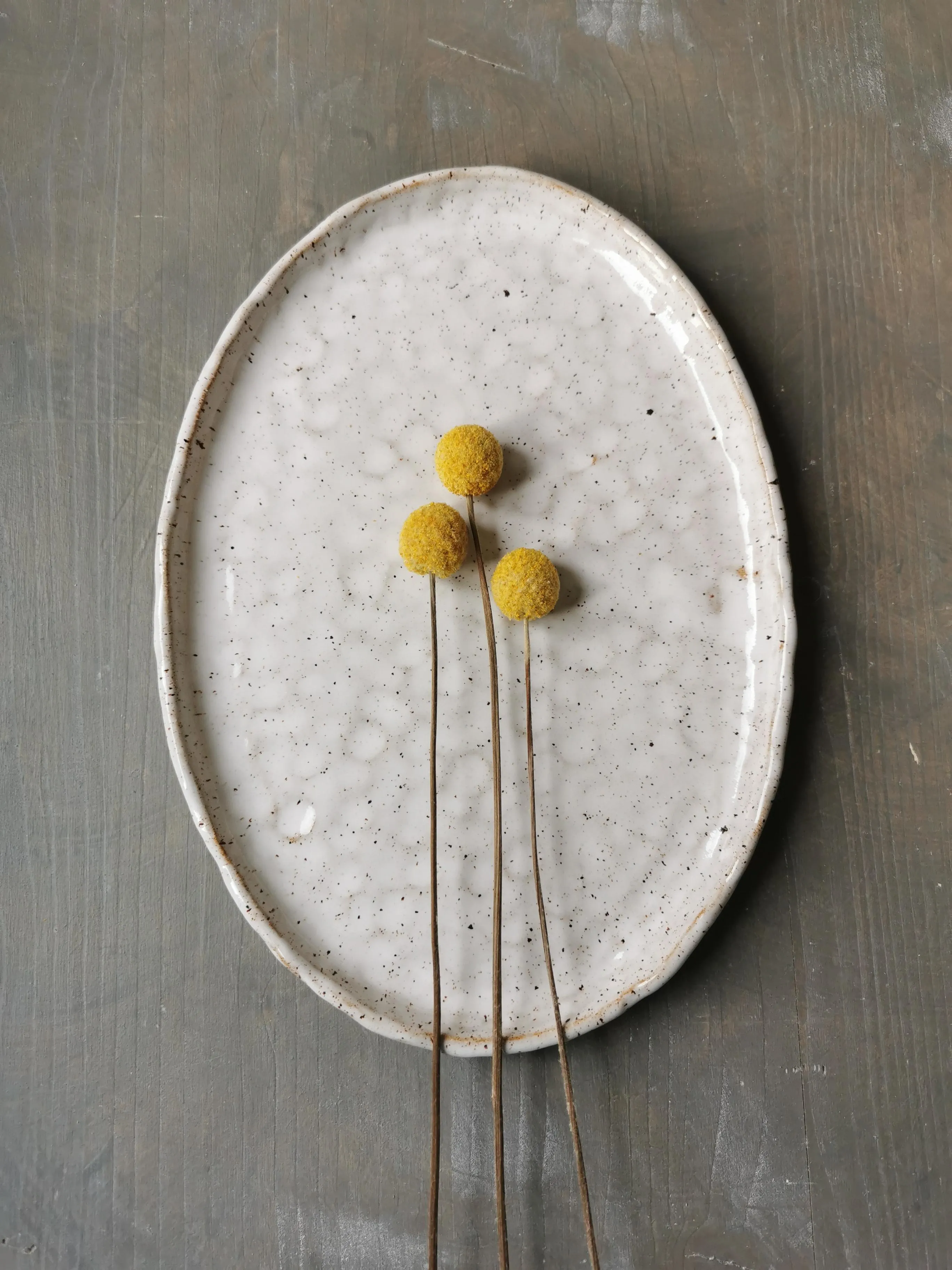 Pinched serving platter